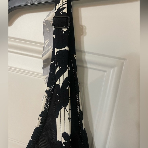 Niptuck Black White Floral Swim top Ruffle Flattering Tummy Control Size 12 Pads - Picture 5 of 6